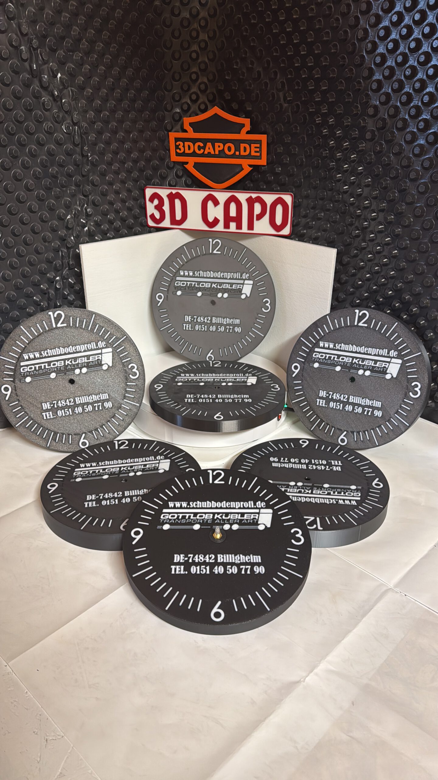 Wanduhr mit ihrem Logo – Bild 2