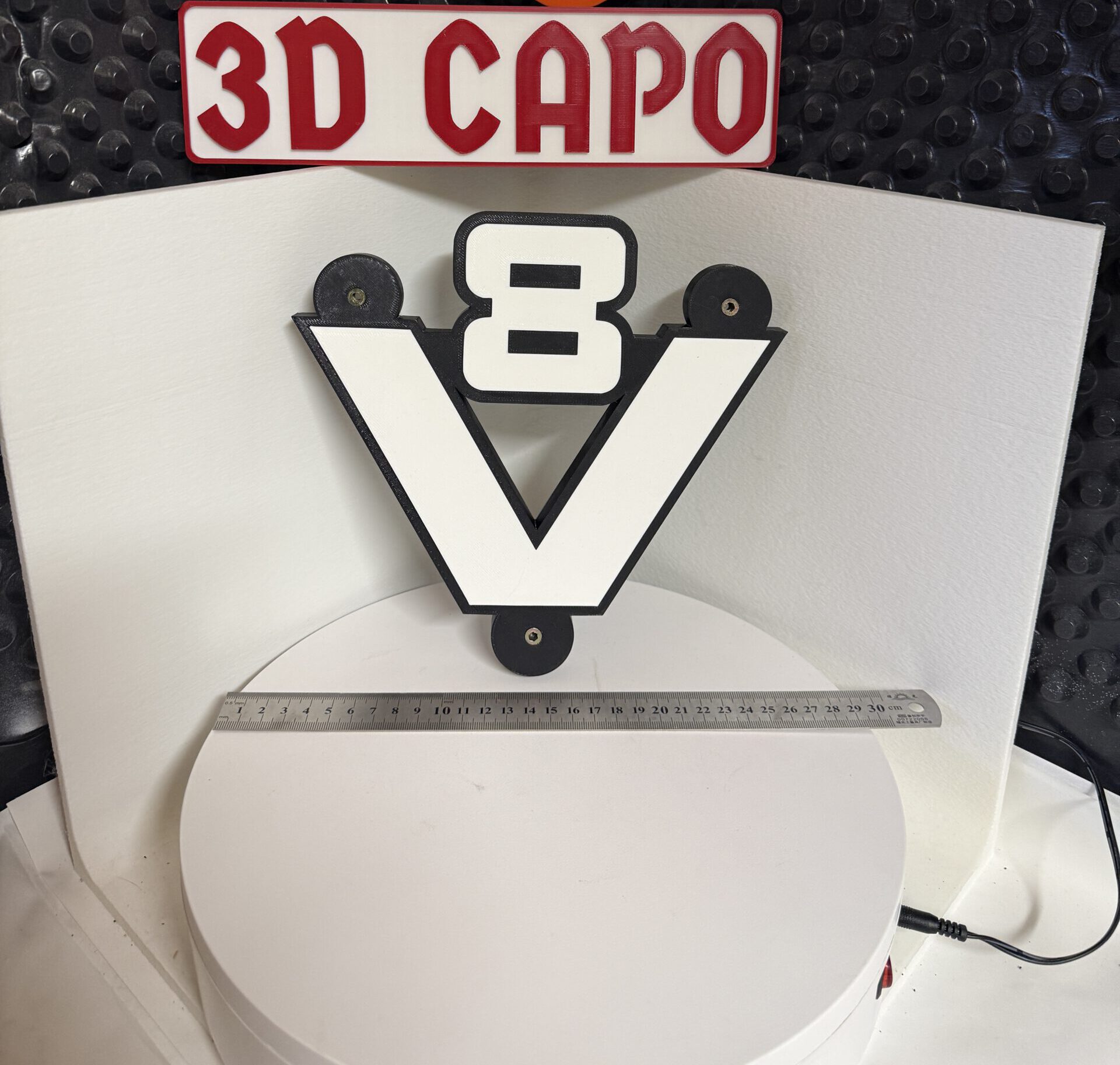 Leuchtschild altesV8 - Scania Logo m. Saugnapf für Scheibe (B-Ware)