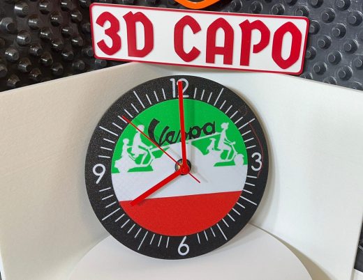 Wanduhr mit Vespa-Motiv im Italien-Design – Ø ca. 22 cm – 3D-Druck