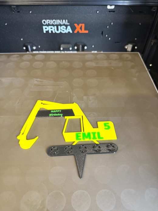 Personalisierter Bagger Kuchen Topper – Name & Alter – 3D-Druck aus PLA