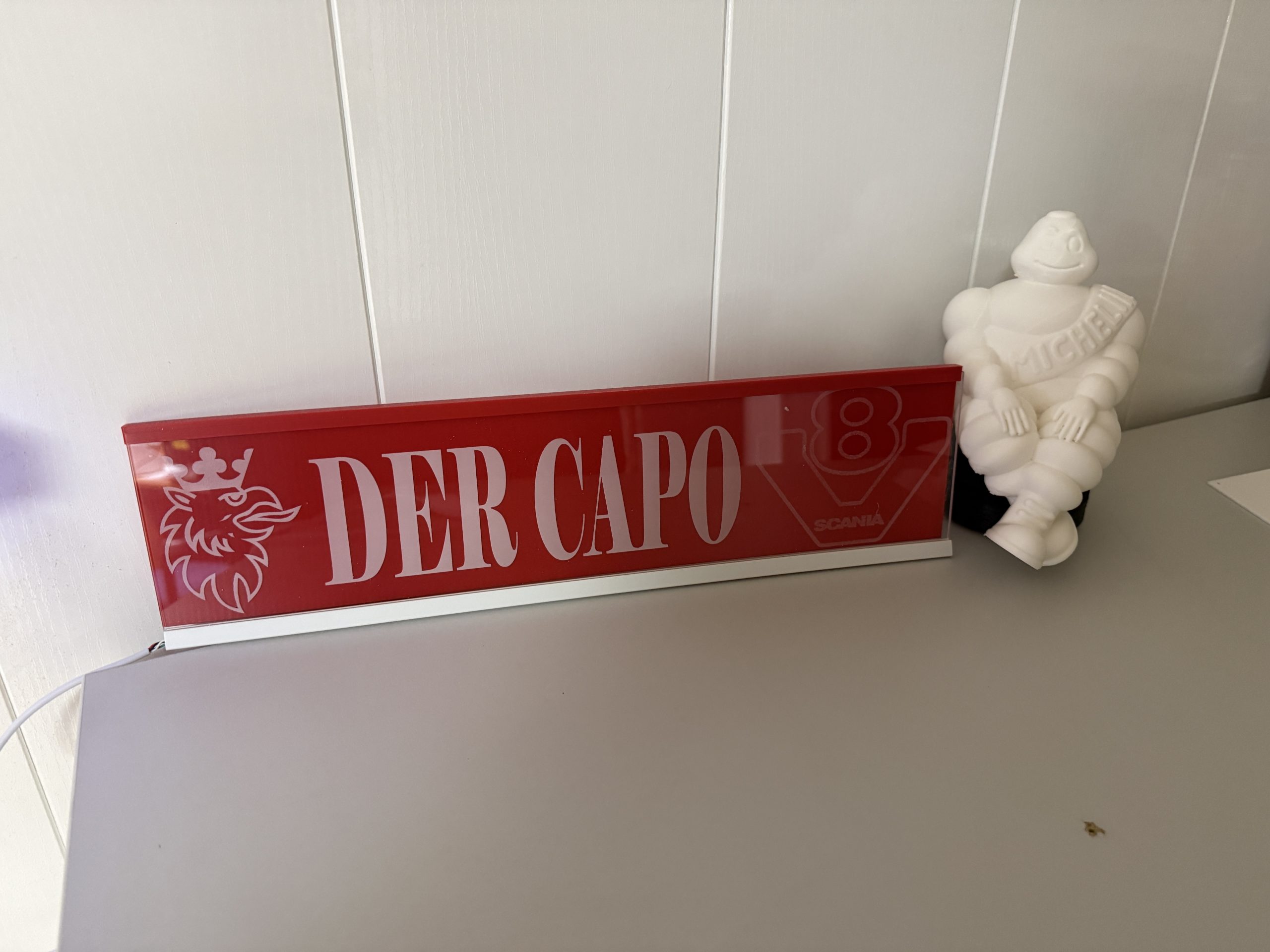 LED Namenschild für LKW-Fahrer – Individuell graviert | 400x100mm | USB 5V – Bild 2